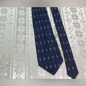 Off Island Tommy Bahama Tie Golfer and palm trees  Motif 100% Silk